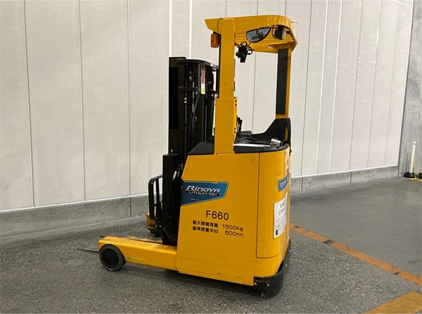 (Left)lithium-ion forklift1